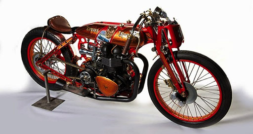 1st Prize: The 2011 AMD World Championship runner up Larry Houghton of Lamb Engineering in the United Kingdom won the top prize with “Circus of Speed”, a heavily modified Triumph Bonneville.